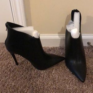 Black booties (brand new)